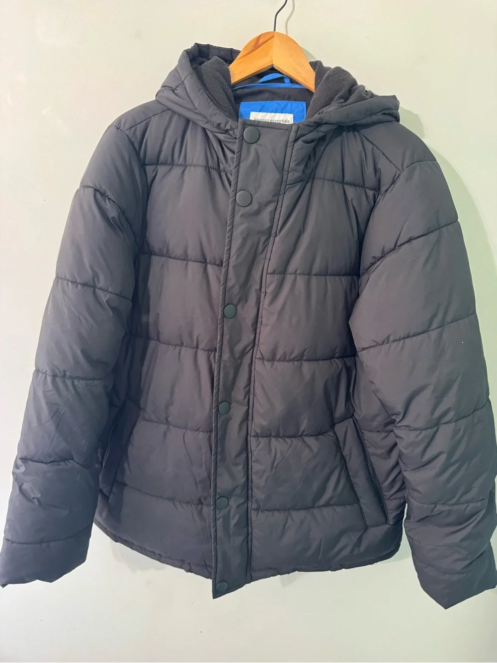 Amazon Essentials Black Quilted Hooded Puffer Jacket coat men’s medium